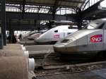 1 ICE 3 und 3 TGV unterschiedlicher Baureihen stehen am 06.04.08 im Bahnhof Paris Gare de Est!