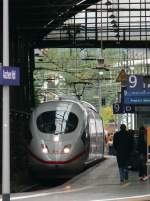 ICE 4607  Hannover  macht Halt im HBF Aachen auf seiner Fahrt von Bruxelles-Midi nach Frankfurt. Aufgenommen am 23/10/2010.