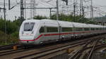 Am ‎15. ‎Juli ‎2019 um ‏‎14:37 durchfährt diese Baureihe 412 (ICE4) den Bahnhof Limburg Süd in Richtung Ruhrgebiet. Aufgrund unbekannter verspätung ist für mich die Rekonstruierung der Zugnummer leider nich möglich.