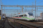 ICE 4 0812 014-0 durchfährt den Bahnhof Muttenz. Die Aufnahme stammt vom 22.01.2022.
