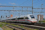 ICE 4 5812 087-5 durchfährt am 06.06.2024 den Bahnhof Muttenz.