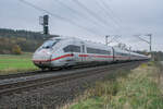 ICE 812 046-1 ist am 13.11.2024 in Richtung Frankfurt/M.unterwegs,gesehen bei Kerzell.