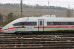 DB 0812 037-1 als ICE 880 von Mnchen Hbf nach Hamburg Hbf, am 04.02.2025 in Wrzburg Hbf.