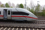 Zur Zeit finden Erprobungsfahrten statt. Halt im Bahnhof Hameln am 30. April 2016