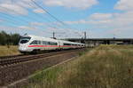 411 056-5 (Waren(Müritz)) hat am 13.07.2017 mit dem ICE 1546 (Leipzig Hbf - Frankfurt(M) Flughafen Fernbf) soeben den Leipzig/Halle Flughafen, ohne Halt, passiert.