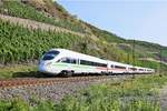 DB Fernverkehr Tz 1172 (411 072/592 [abweichender Endwagen])  Bamberg  mit Werbung  Deutschlands schnellster Klimaschtzer  als ICE 27 Dortmund Hbf - Wien Hbf auf der linken Rheinstrecke (Boppard, 18.09.2020).