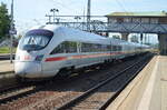 ICE-T 411 091 mit dem Namen  Salzburg  bei der Abfahrt aus dem Bahnhof Memmingen Richtung Bregenz am 10.07.2021