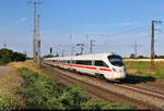 411 509-3 (Tz 1109  Güstrow ) konnte am südlichen Einfahrsignal des Bahnhofs Großkorbetha fotografiert werden. Dies ist eine der letzten verbliebenen ICE-Leistungen auf der Thüringer Bahn seit Eröffnung der Neubaustrecke Erfurt–Leipzig/Halle.

🧰 DB Fernverkehr
🚝 ICE 1704 (Linie 28) Jena Paradies–Hamburg-Altona
🕓 14.7.2023 | 7:41 Uhr