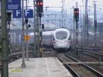 411 009-4  Gstrow  fhrt in Passau Hbf ein.