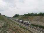 Ein ICE der br 411 auf dem Weg von Berlin nach Mnchen bei Ingolstadt, genauer dem Ort Schaffhausen, 17.5.2008