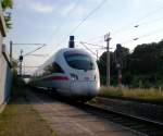 ICE 1643 Frankfurt Flughafen- Dresden durchfhrt am 24.05.2008 wegen  Bauarbeiten auf der thringer Bahn die KBS 595 Erfurt-Sangerhausen und erreicht hier den Bahnhof Artern.