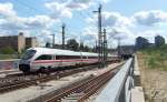 Mit +5 Minuten fhrt ICE-T der Baureihe 411 mit dem ICE1511 in den Berliner Hbf(tief) ein.