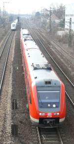 Br 612 nach Gera Hbf und im Hintergrund ICE-T nach Dortmund Hbf bei Regensburg Hbf