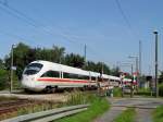 Der wegen der Bauarbeiten in Dresden-Neustadt umgeleitete 411 029-2  Kiel  durchfhrt Dresden-Stetzsch. (27.7.2009)