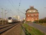 Am Abend des 02.04.2005 fuhr ein ICE-T am Gebude des alten Bahnhofs Frankfurt am Main-Oberrad in Richtung Hauptbahnhof vorbei, aufgrund der hohen Geschwindigkeit war die Triebfahrzeugnummer leider