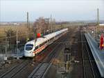 ICE 1542 Dresden - Frankfurt (Main) Flughafen bei Durchfahrt durch Priestewitz; 18.03.2010  