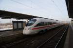 ICE 109  Vaihingen an der Enz  mit Fahrziel Insbruck,bei der Einfahrt in den HBF Naumburg(Saale),27.11.2010