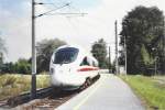 Ein ICE nach der Durchfahrt durch den Bahnhof Lustenau Markt am 6.9.02