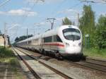 Zwei 411er durchfahren am 17.Juni 2011 den Bahnhof Leipzig-Miltitz Richtung Leipzig Hbf.