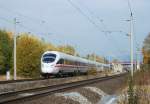 Mit 20 min. Versptung fhrt der ICE 1607 nach Mnchen Hbf am 28.Oktober 2011 durch den Bahnhof Stockheim(Oberfr) Richtung Kronach.