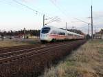 Der ICE 1606 auf dem Weg von Mnchen Hbf nach Warnemnde am 05.04.2012 bei der Durchfahrt durch Nassenheide.