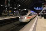 401 018-5 (93 80 5411 018-5 D-DB) bei der Ankunft in Frankfurt (Main) Hbf. (03.03.2013)