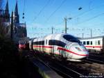 Vorfeld des Klner Hauptbahnhofs am 23 Januar 2006. Zu sehen ist ein typisches Zugbild zwischen dem HBF und der Hohenzollernbrcke. Hier ein ICE 3 im Vordergrund.