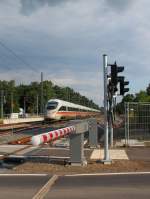 Der ICE-T7  Wittenberge  Tz 1132 als ICE 1508 von Mnchen Hbf nach Warnemnde bei der Durchfahrt in Nassenheide.