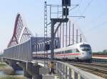 Ein ICE auf dem Weg Richtung Mnchen. Der Zug passiert hier die Elbbrcke in Lutherstadt Wittenberg.