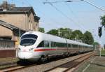 411 018 als ICE 1544 (Dresden–Frankfurt) am 03.06.2010 in Ktzschau