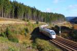 411 063-1  Ostseebad Binz  erklimmt den Frankenwald bei Steinbach am 24.10.2014.