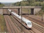 Ein ICE von Berlin nach München am 15.9.12 südlich von Nürnberg zwischen dem Abzweig Reichswald und Feucht.