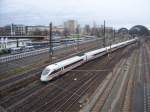 ein ice br 411 verlt als ice 1558 den dresdener hauptbahnhof mit ziel wiesbaden hauptbahnhof .