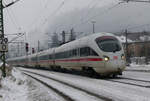 Eine Dreiviertelstunde hatte ich am 07. Januar 2011 Zeit, mich auf dem Bahnhof Pressig-Rothenkirchen umzusehen. ICE 1208  Karwendel  Innsbruck - München - Berlin fährt durch den Bahnhof Pressig-Rothenkirchen. 