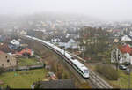 Ein ICE-T mit dem Namen  Horb am Neckar  (Tz 1181 | 411 081-3) schleicht in Schrittgeschwindigkeit durch Dollnstein Richtung Treuchtlingen. Welche Zugnummer er hatte, bleibt unklar.

🧰 DB Fernverkehr
🕓 15.2.2023 | 9:30 Uhr