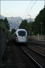 411 010 „Naumburg(Saale)“ ist als ICE 109 (?) von Berlin nach Innsbruck Hbf unterwegs. (06.08.2009)