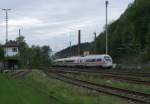 Ein 411er durchfhrt am 10. Mai 2013 als ICE 1615 nach Mnchen Hbf den Kronacher Bahnhof Richtung Lichtenfels.