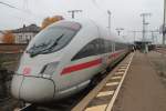 Ein ICE T Triebzug steht am 17.10.13 zur Abfahrt bereit in Fulda in Richtung Dresden.