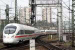 415 020 und 411 ?? bei der Ausfahrt Stuttgart Hbf.am 16.4.2010