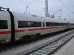 ICE-Speisewagen 415 181 im IC 2800 Binz-Berlin Hbf(tief) am 18.Februar 2011 beim Halt in Bergen/Rgen.