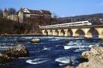 415 503 am Rheinfall bei Neuhausen mit ICE 183, 12.03.2000.