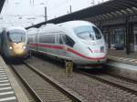 Ein schnes Bild, 415 022 (175 Jahre Eisenbahn) mit dem ICE 1557 Saarbrcken - Dresden und 406 083 imt dem ICE 9558 Frankfurt (Main) - Paris Est stehen beide am 10.06.2011 in Kaiserslautern Hbf       