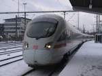 Mein Vater hat dieses Bild gemacht: ICE-T (BR 415 ***) als ICE 282 aus Zrich zur Weiterfahrt nach Stuttgart bei der Einfahrt Singen am 25.11.05