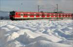 So viel Schnee liegt hier selten: Ein Zug der BR 420 auf der Fahrt von Schorndorf nach Filderstadt bei Endersbach im Remstal. 25.1.2007 (Matthias)