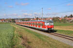 DB 420 432 und 420 472 sind auf dem Weg als S2 nach Altomünster und erreichen hier in Kürze Markt Indersdorf.