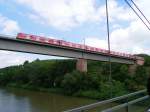 Ein Vollzug aus 2 x ET 420 als S4 mit Ziel Stuttgart-Schwabstrae auf dem Marbacher Viadukt.
Das Foto wurde vom Fugnger-Steg ber den Neckar aus aufgenommen.