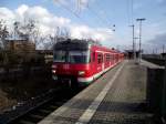 420 785-8 der S-Bahn Rhein Main steht am 09.02.13 in Hanau Hbf als S8