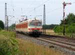 420 001-0 ist am 26. Juli 2014 als Sonderzug von Bamberg nach München bei Eggolsheim unterwegs.