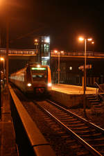 DB Regio 423 049 + 423 ??? wurden zu abendlicher Stunde am Haltepunkt Frechen-Königsdorf fotografiert.
Aufnahmedatum: 8. November 2011