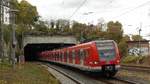Eine Dotra 423 außerplanmäßig auf der S8, hier gerade beim Verlassen des Mainzer Tunnels. Aufgenommen am 27.10.2018 15:04